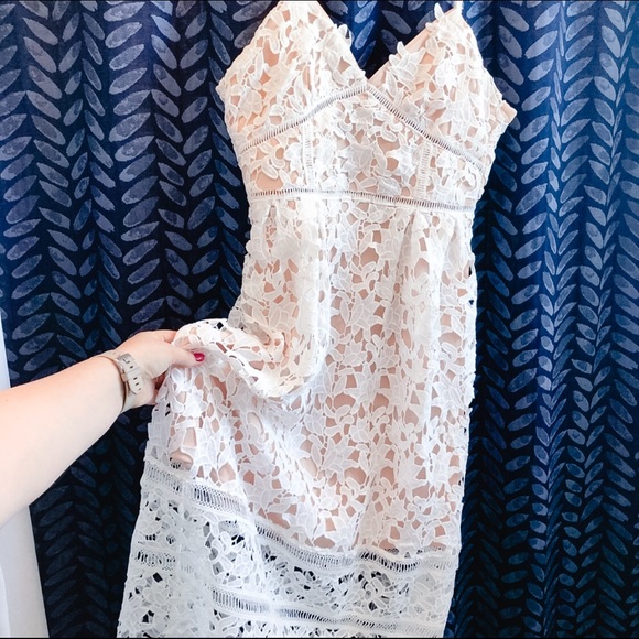 LACE MIDI DRESS - Picture 1 of 8